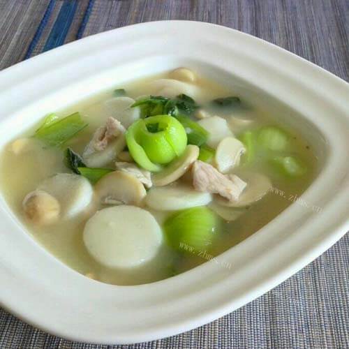 营养的鸡蛋青菜年糕汤