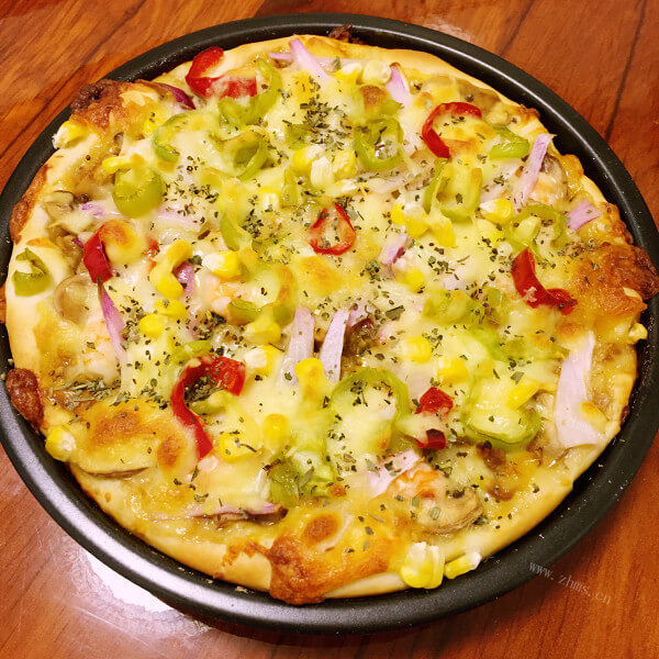 美味的杏鲍菇鸡肉披萨