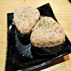 好吃的芝士海苔锅巴饭团