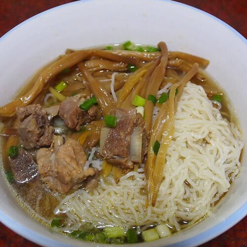 美味的幸福早餐排骨米线