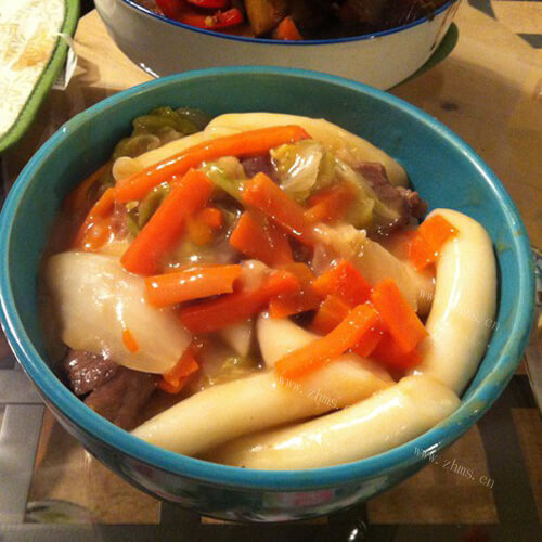 独特的牛肉酱白菜炒年糕