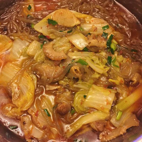 美味的海蛎子炖白菜粉条