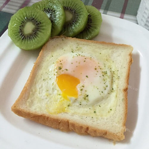 美味甜点流心蛋黄吐司派