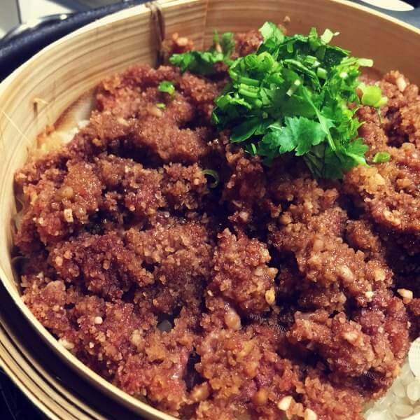 美味的小笼渣肉蒸饭