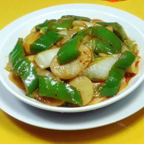 好吃牛肉酱尖椒白菜炒年糕