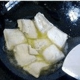 家常菜笋尖臭豆腐炒蛋的做法图解三