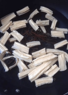 健康美味麻汁腐竹面做法图解3)