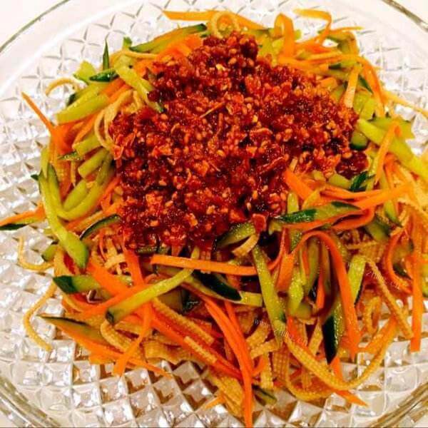 家常掐菜木耳三丝