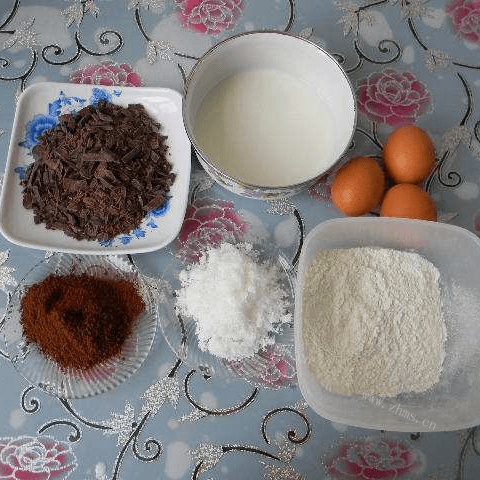 自制浓情巧克力蛋糕做法图解1)