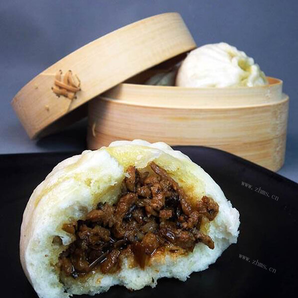 美味的干菜鲜肉包