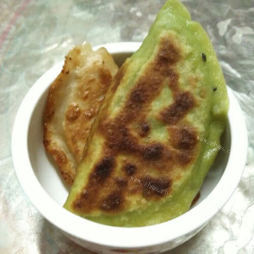 好吃的鸡蛋木耳白菜盒子