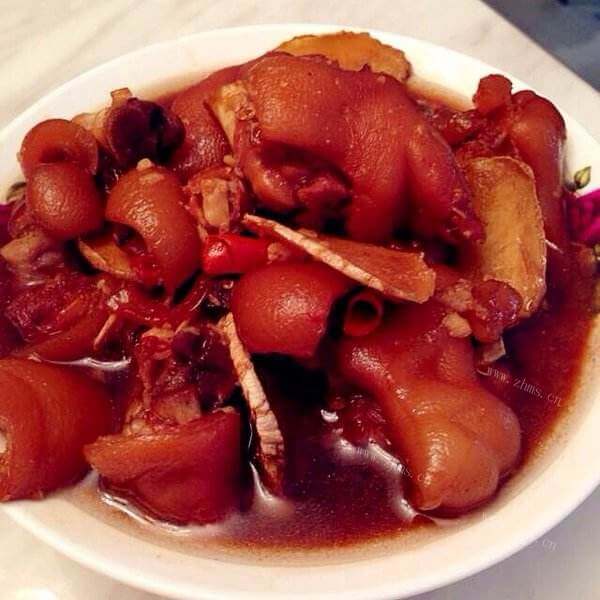 好吃的油豆腐炖猪蹄