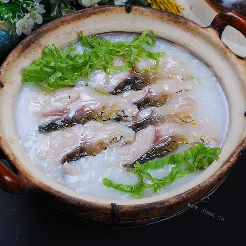 鲜美可口的生滚鱼片粥