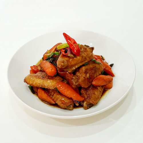 美味的红萝卜鸡翅