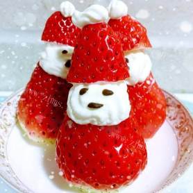 可爱的草莓奶油圣诞老人