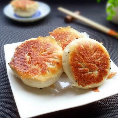 荠菜蚬子水煎包