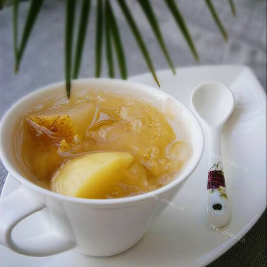 甜甜的薏米雪梨银耳汤
