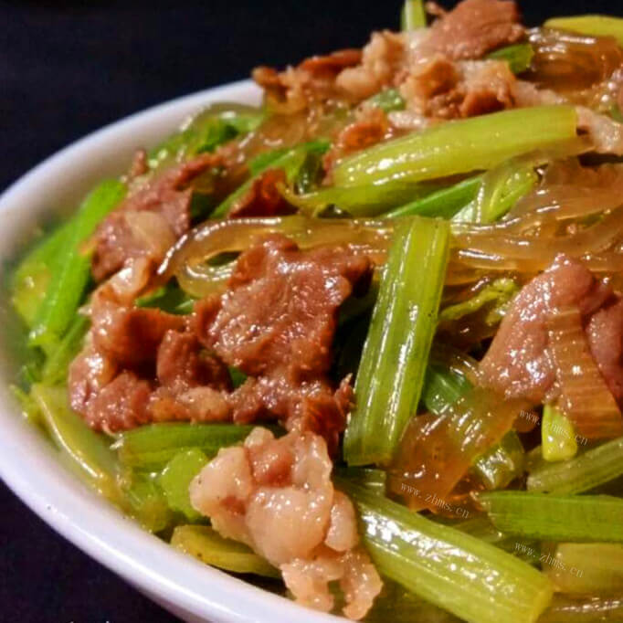 美食芹菜炒腌肉