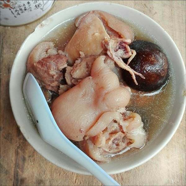 好吃的香菇墨鱼猪肉汤
