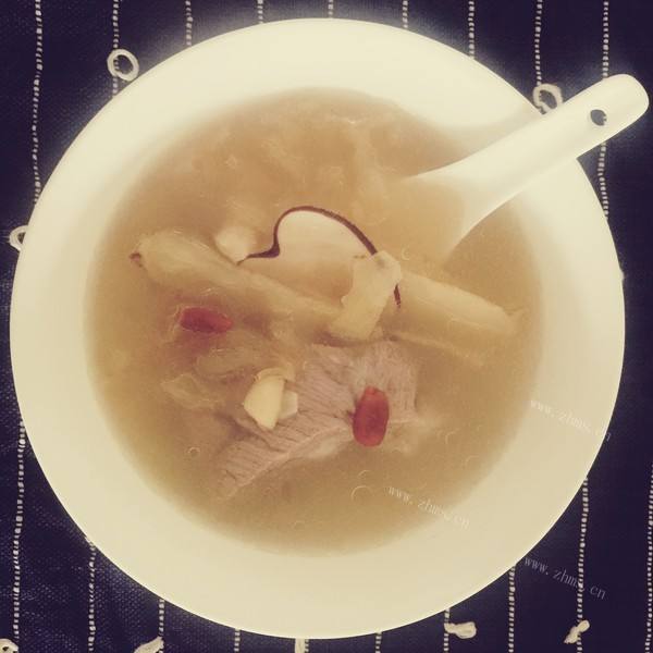 美味的螺片海参汤