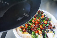 鲜美的香辣豆豉蒸鱼做法图解8)
