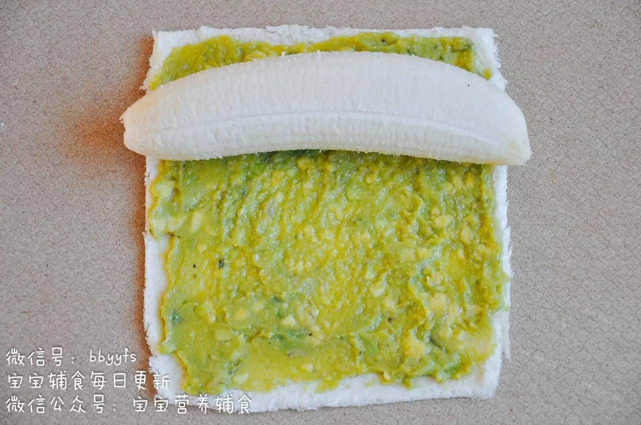 营养的牛油果香蕉卷做法图解10)