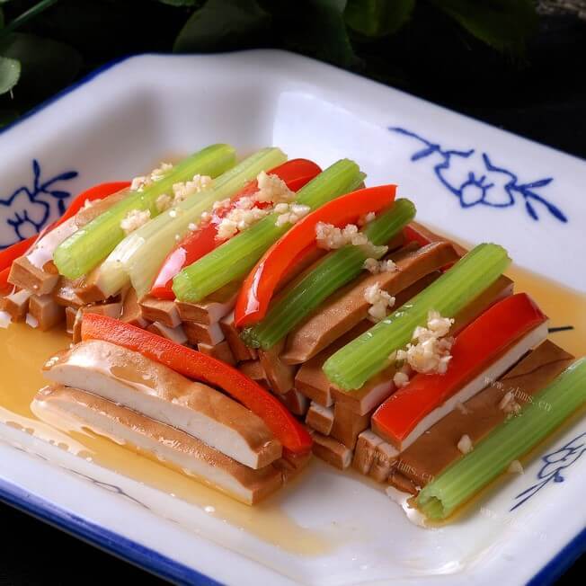 可口美食香辣西芹豆干
