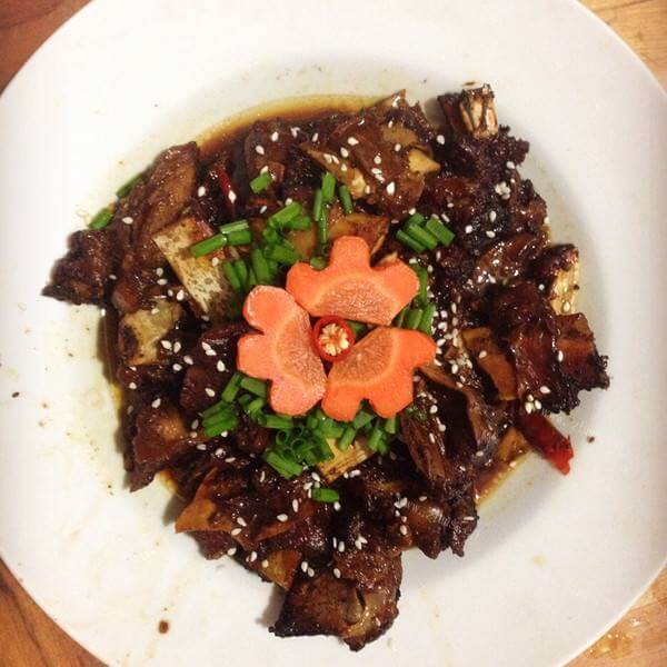 美味的山药炖肋排