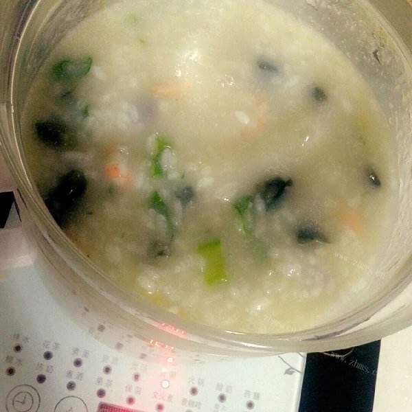 鲜味十足的皮蛋香蒸虾