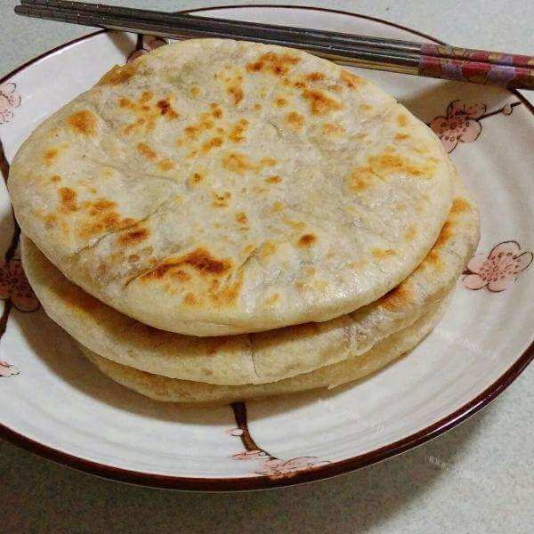 美味的胡萝卜芹菜肉馅饼