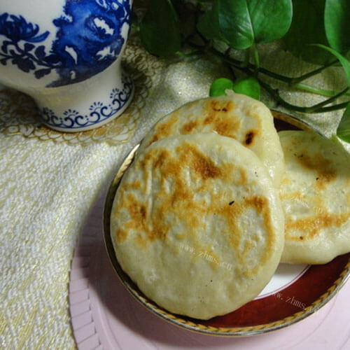 美味的韭菜白菜肉饼