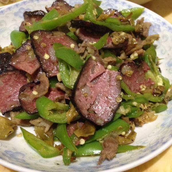 青椒炒猪血丸子~美味家常菜