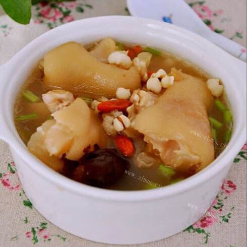 美味的红枣猪脚汤