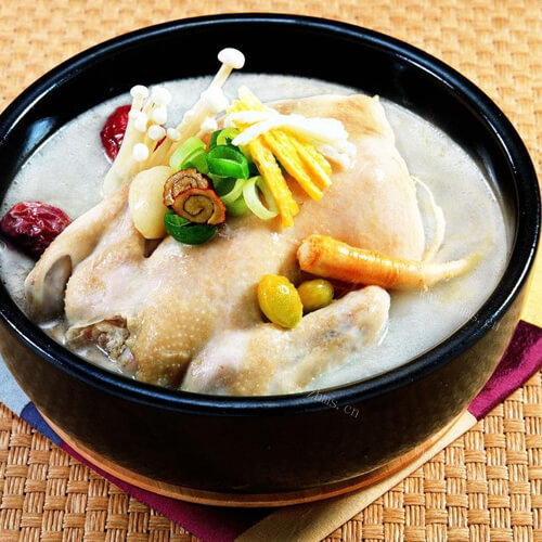 美味香菇山药鸡肉汤