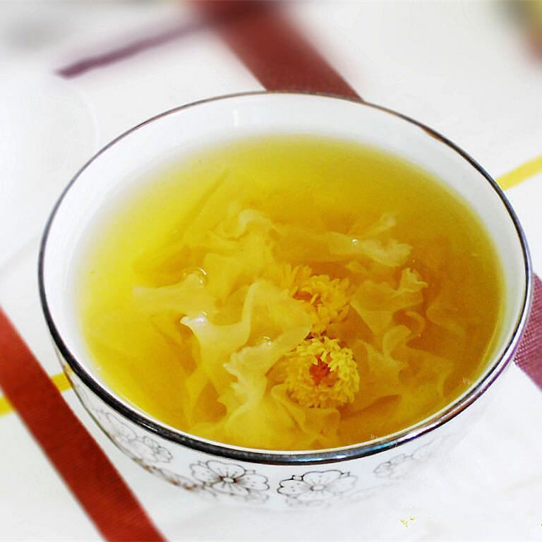美味的银耳生理期糖水