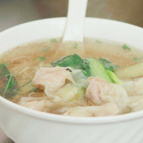 美味的洋葱豆腐干肉馅馄饨