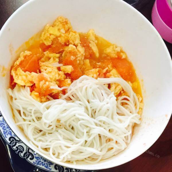 好吃的杏鲍菇豌豆番茄面