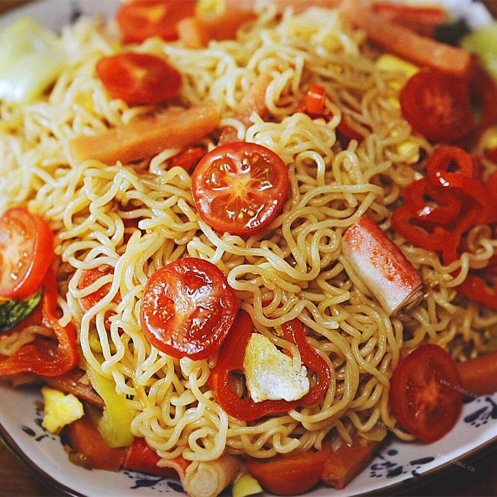 美味的杂蔬焗方便面