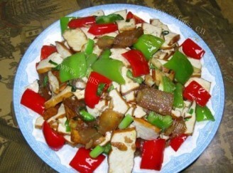 美味的腊肉豆腐干做法图解1)
