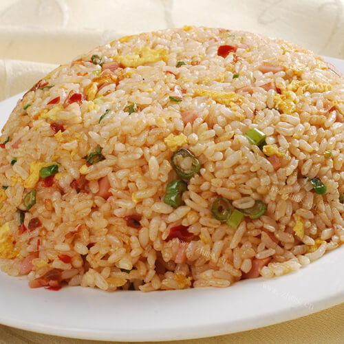 美味的金针菇蛋炒饭