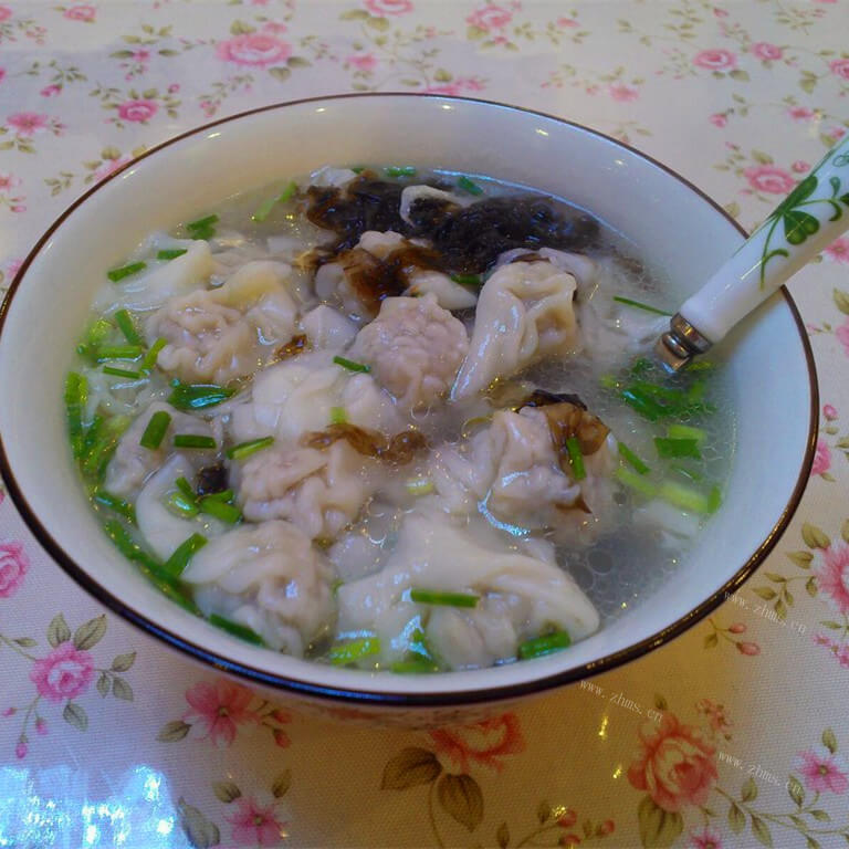 鲜香的猪油渣馄饨