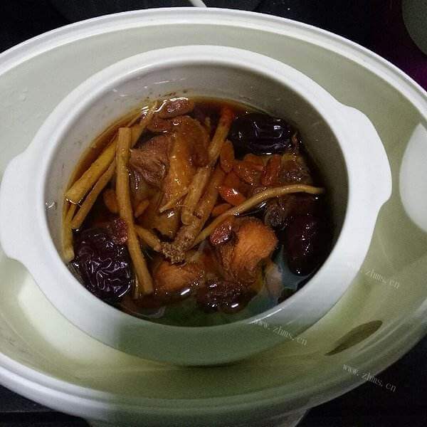 美味的猪脚炖糯米酒