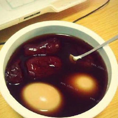 香甜可口红糖煮鸡蛋