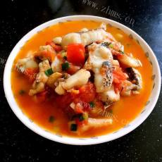美味的鱼骨番茄汤