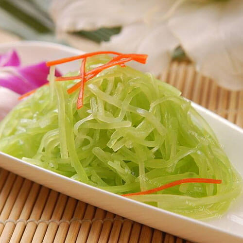 脆嫩鲜美炝拌莴笋