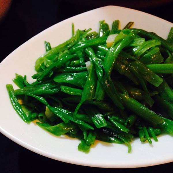 家常菜蒜蓉香菜