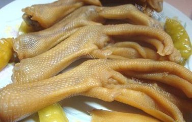 营养丰富的鸭爪做法图解2)