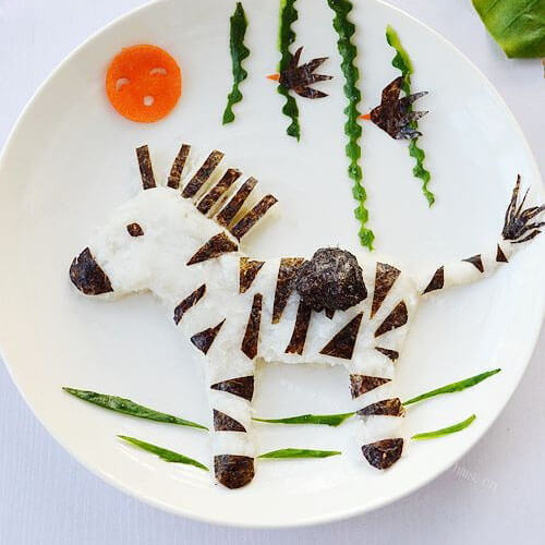 可爱的童趣餐