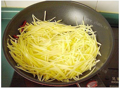 自制酸辣土豆丝做法图解5)