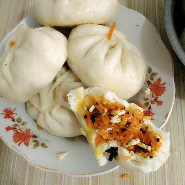 美味的胡萝卜鸡蛋包子